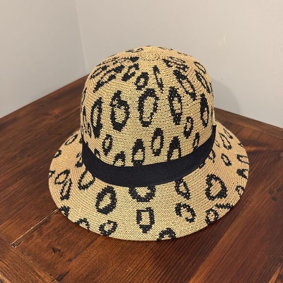 Vince Camuto Leopard Bucket Hat with V Logo - Picture 2 of 9